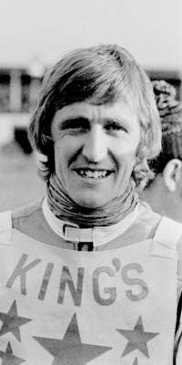Malcolm Simmons, British motorcycle speedway racer (Poole Pirates), dies at age 68